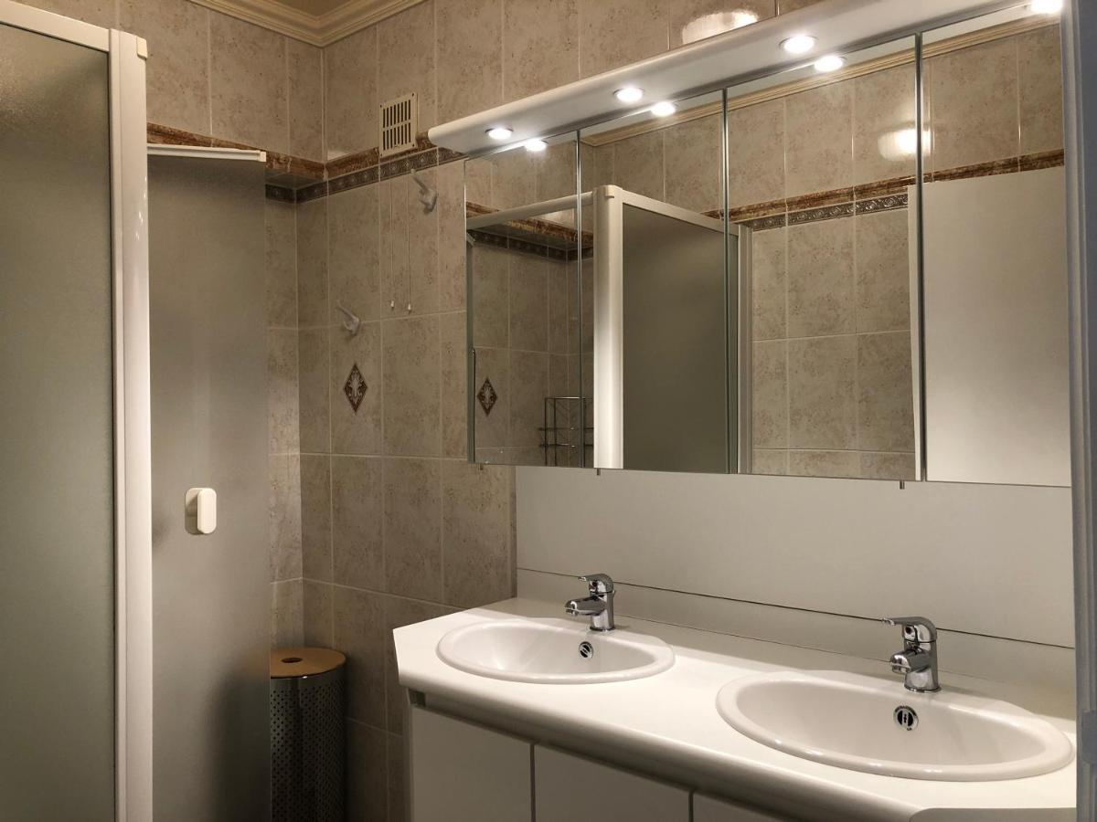 Modern Apartment At 2 Steps From Beach Остенде Екстер'єр фото